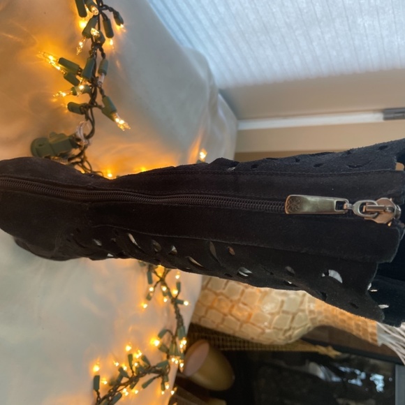 Cuple (designer from Spain.. made in Spain ) cut out Suede boot - Picture 8 of 9